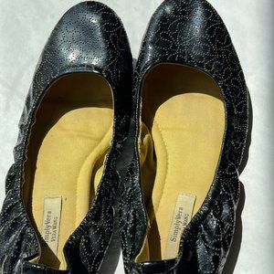 Vera Wang ballerina flat